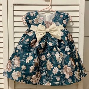 Baby girl holiday occasion dress